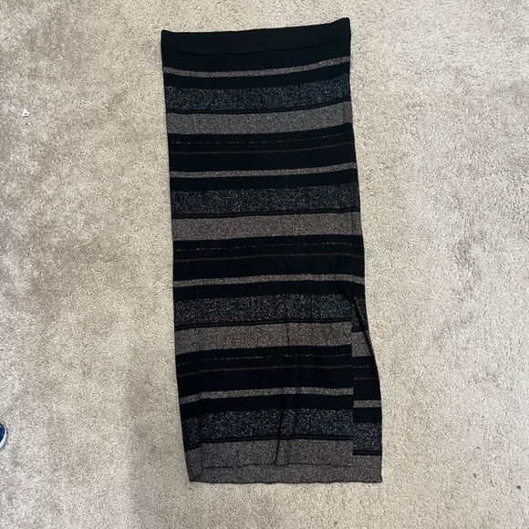 House of Harlow 1960 Sweater Maxi Skirt Metallic - Picture 2 of 5